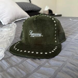 Supreme studded velvet mesh back hat green.